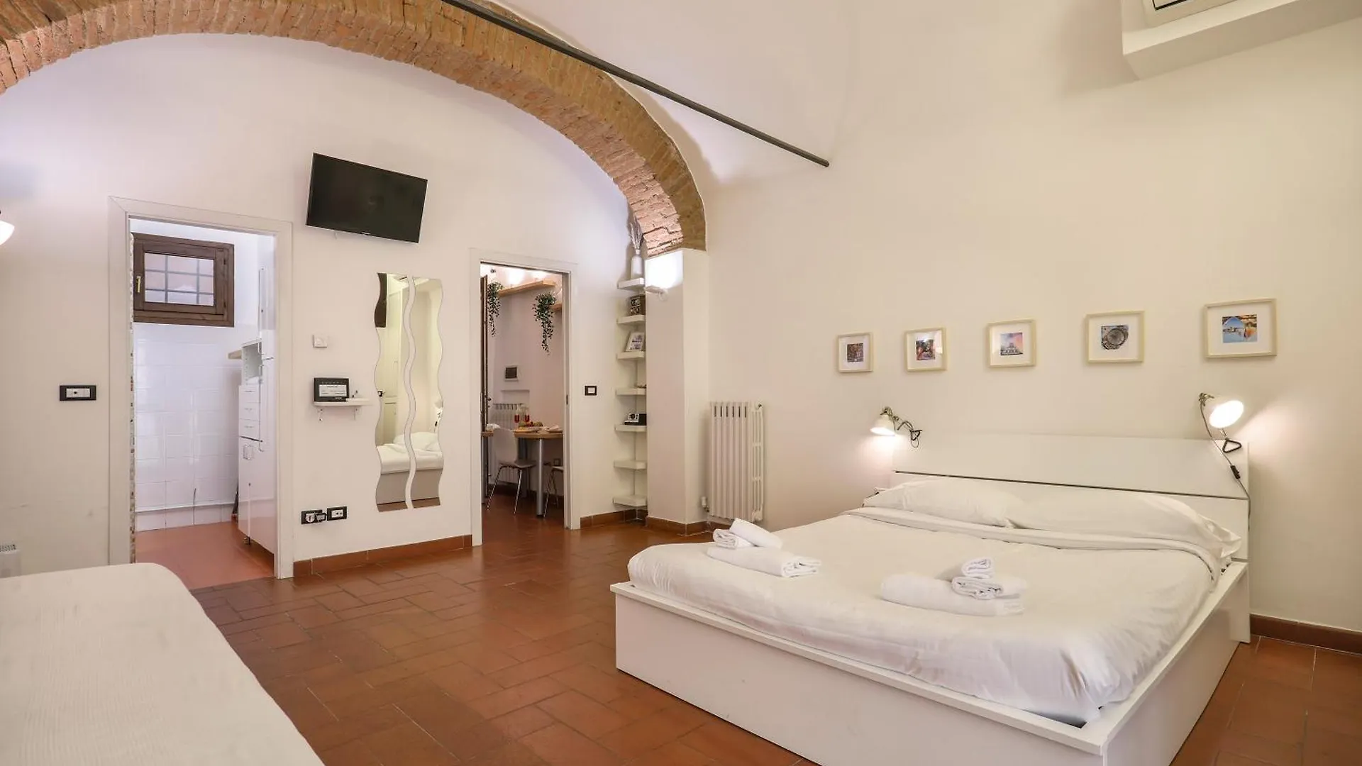 L'Antica Concia - Sweet Dreams In Florens 0*,  Italien